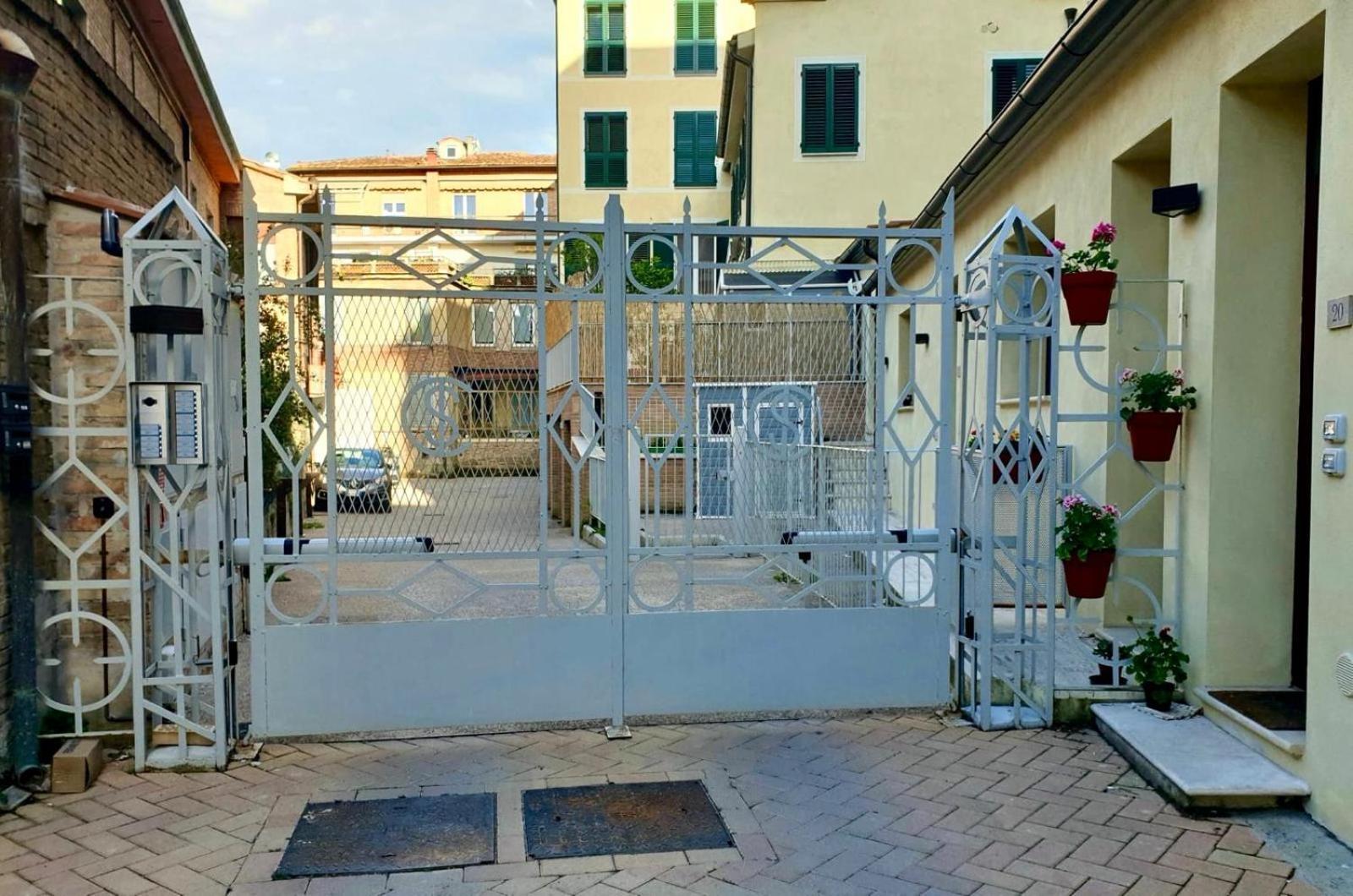 Appartamento Cinema Impero - Posto Auto Privato Siena Værelse billede